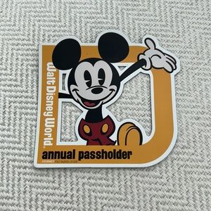 Annual pass holder magnet - free with any Disney purchase!